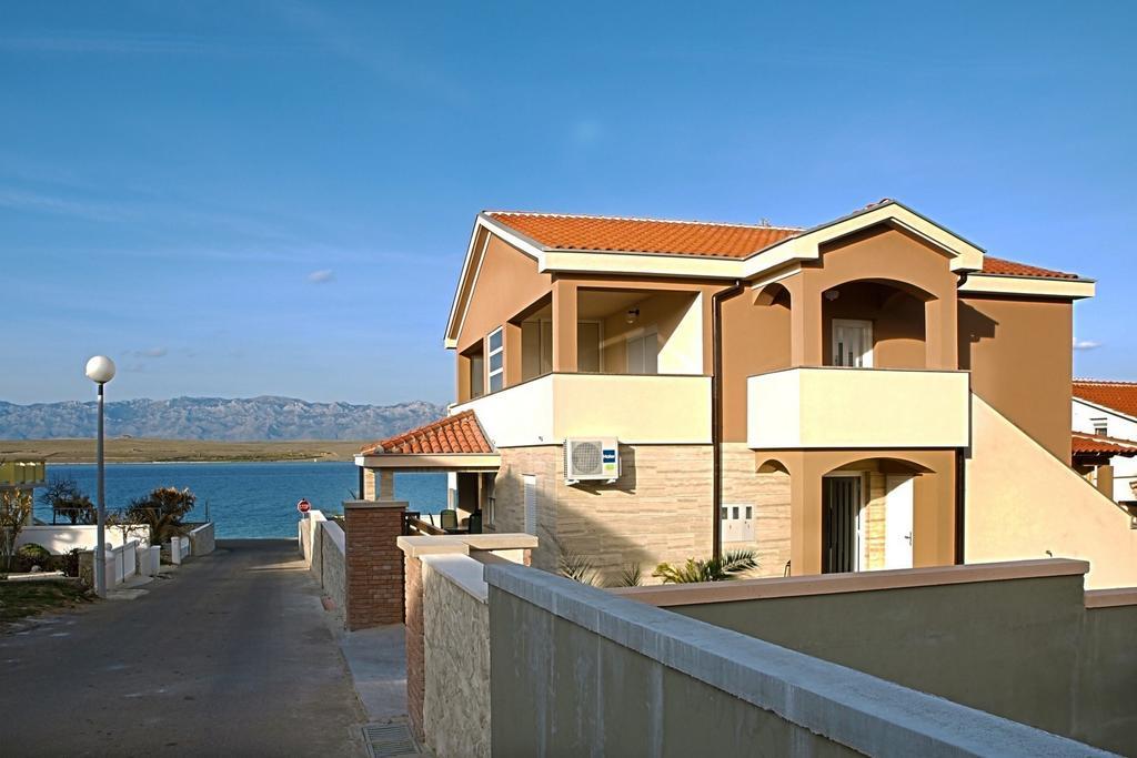 Apartments Vista วีร์ ภายนอก รูปภาพ